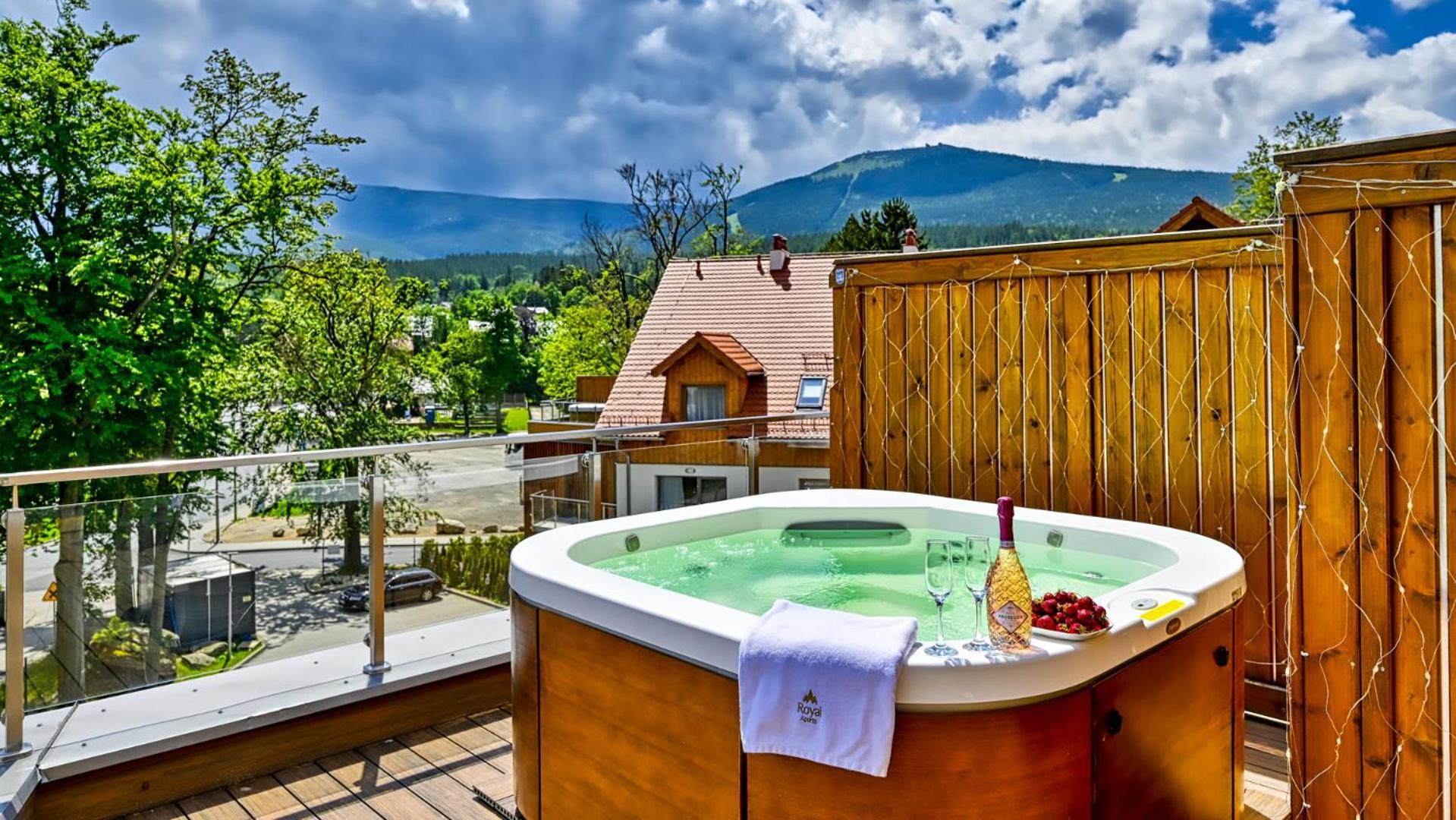 Royal Prestige Collection Z Prywatnym Jacuzzi - Stone Hill Resort Z Basenem I Saunami Szklarska Poręba Esterno foto